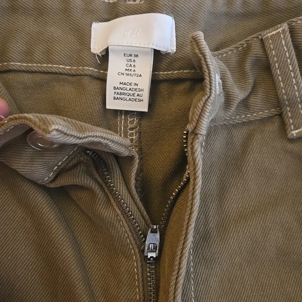 H&M Women's Khaki Cargo Pants